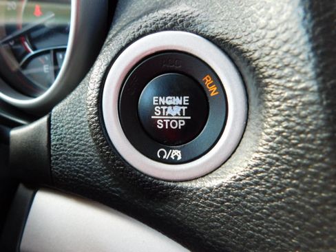 Used 2018 Dodge Journey SXT image 16