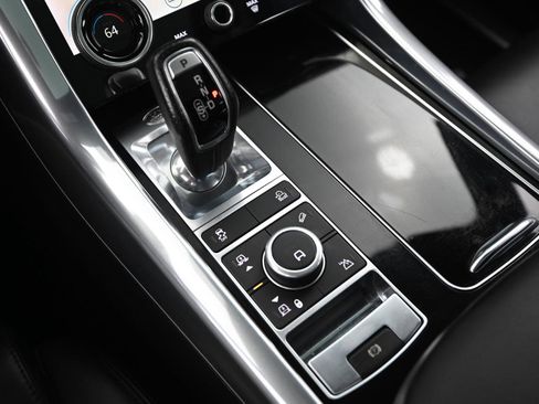 Used 2022 Land Rover Range Rover Sport SVR image 33