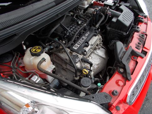 Used 2014 Chevrolet Spark LT image 12