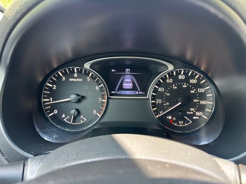 Used 2016 Nissan Altima SV FWD image 10