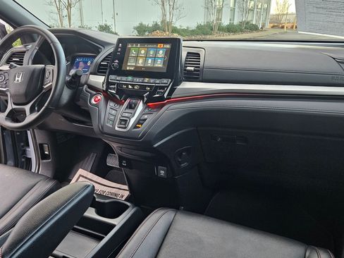 Used 2024 Honda Odyssey Sport image 18