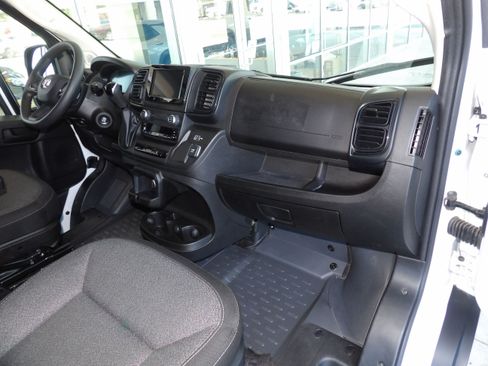 Used 2025 RAM ProMaster 2500 136 FWD image 5