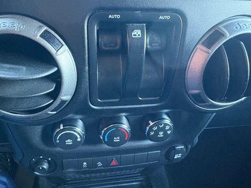 Used 2011 Jeep Wrangler Sport image 16