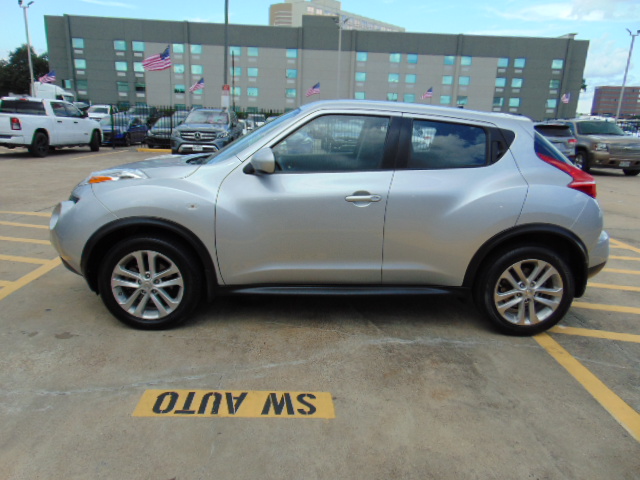 Used 2013 Nissan Juke S FWD image 5