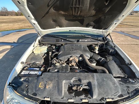 Used 2001 Lincoln Town Car Signature image 18