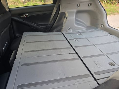 Used 2010 Toyota Matrix S image 22