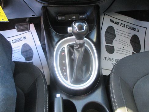 Used 2017 Kia Soul ! image 6