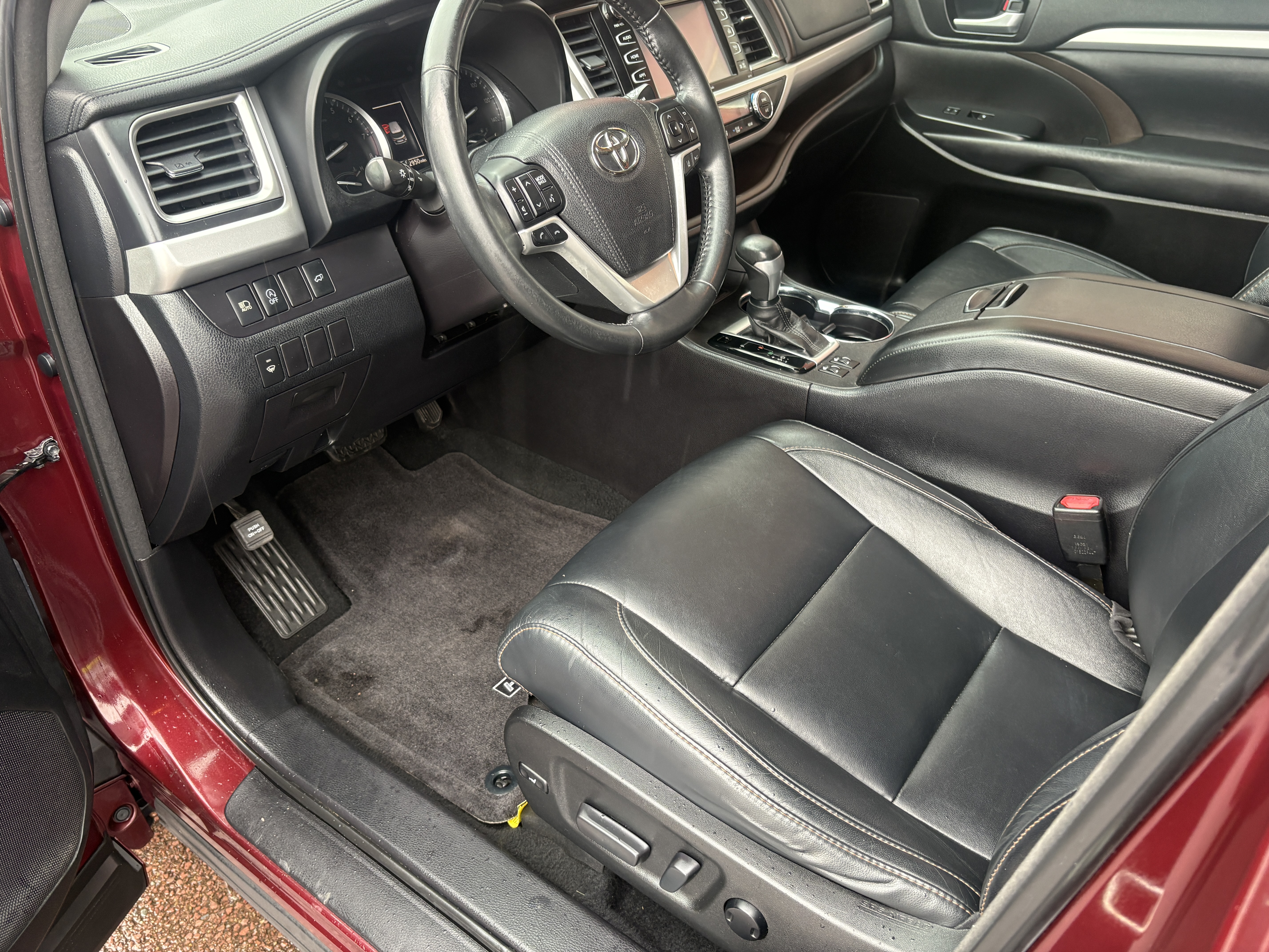 Used 2018 Toyota Highlander AWD V6 image 8
