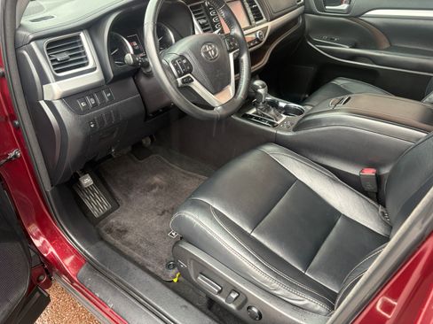 Used 2018 Toyota Highlander AWD V6 image 8