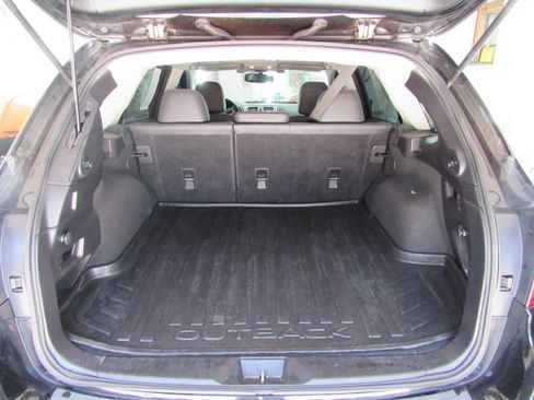 Used 2016 Subaru Outback 3.6R Limited image 16