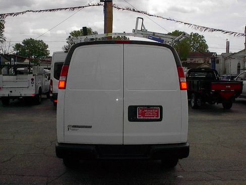 Used 2021 Chevrolet Express 3500 image 5