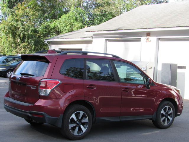 Used 2017 Subaru Forester 2.5i Premium AWD/4WD image 9