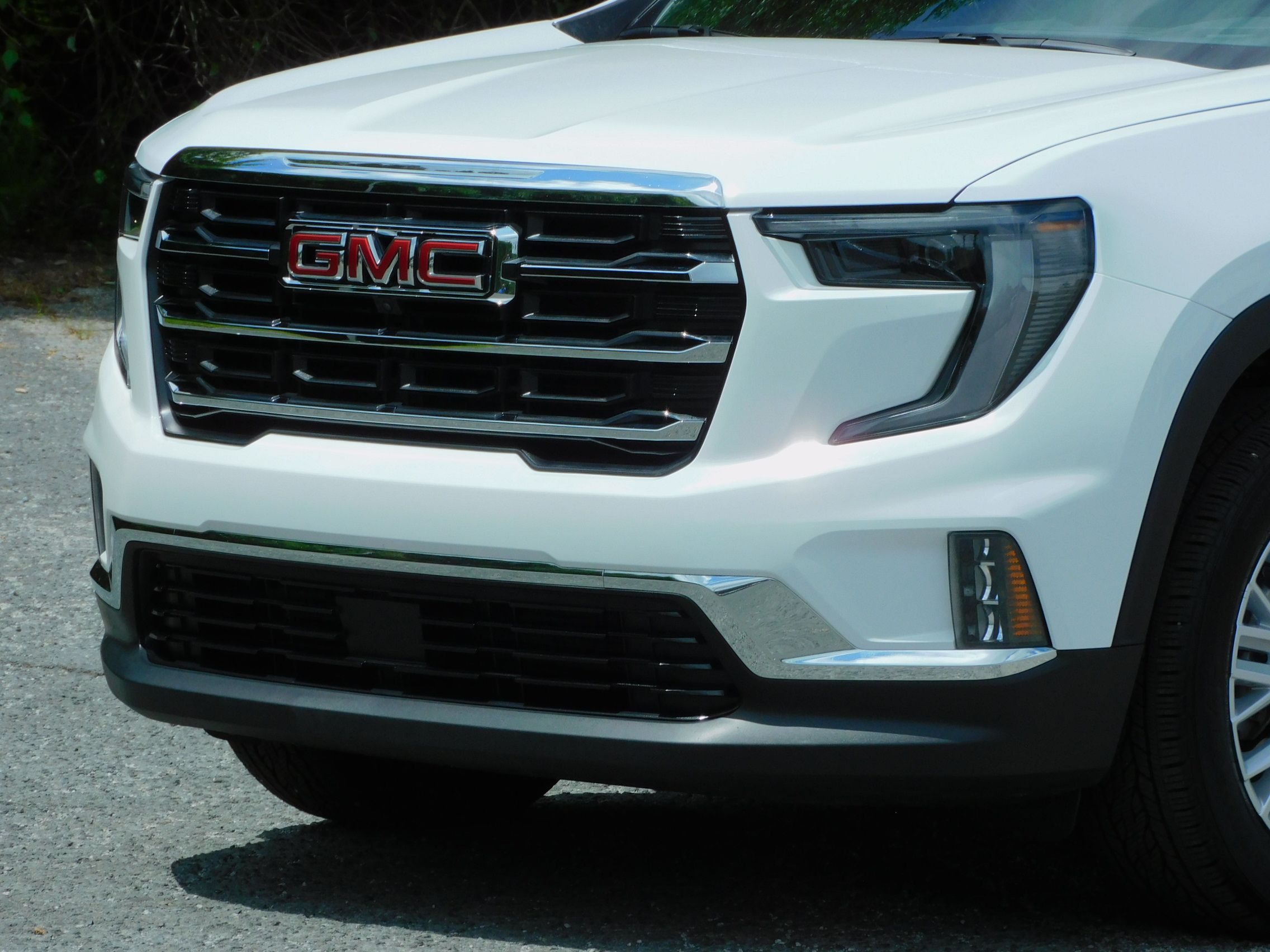 Used 2026 GMC Acadia FWD Elevation image 11
