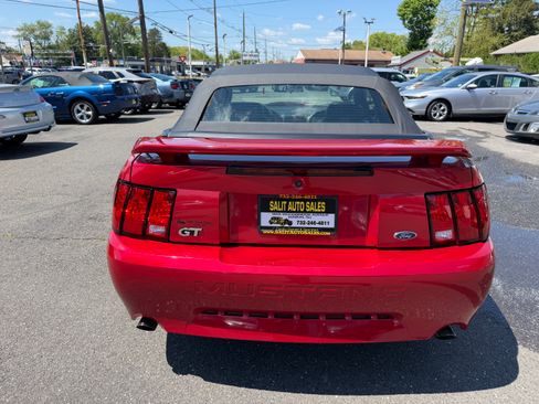 Used 2001 Ford Mustang GT Convertible RWD image 42