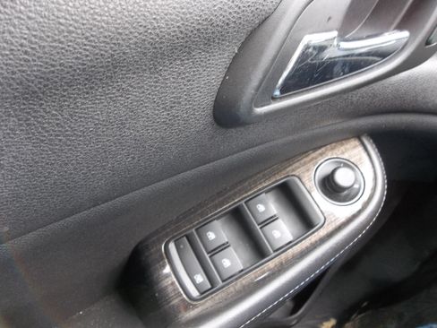 Used 2016 Chevrolet Malibu Limited LTZ image 8