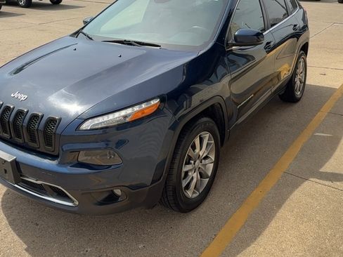 Used 2018 Jeep Cherokee Latitude image 5