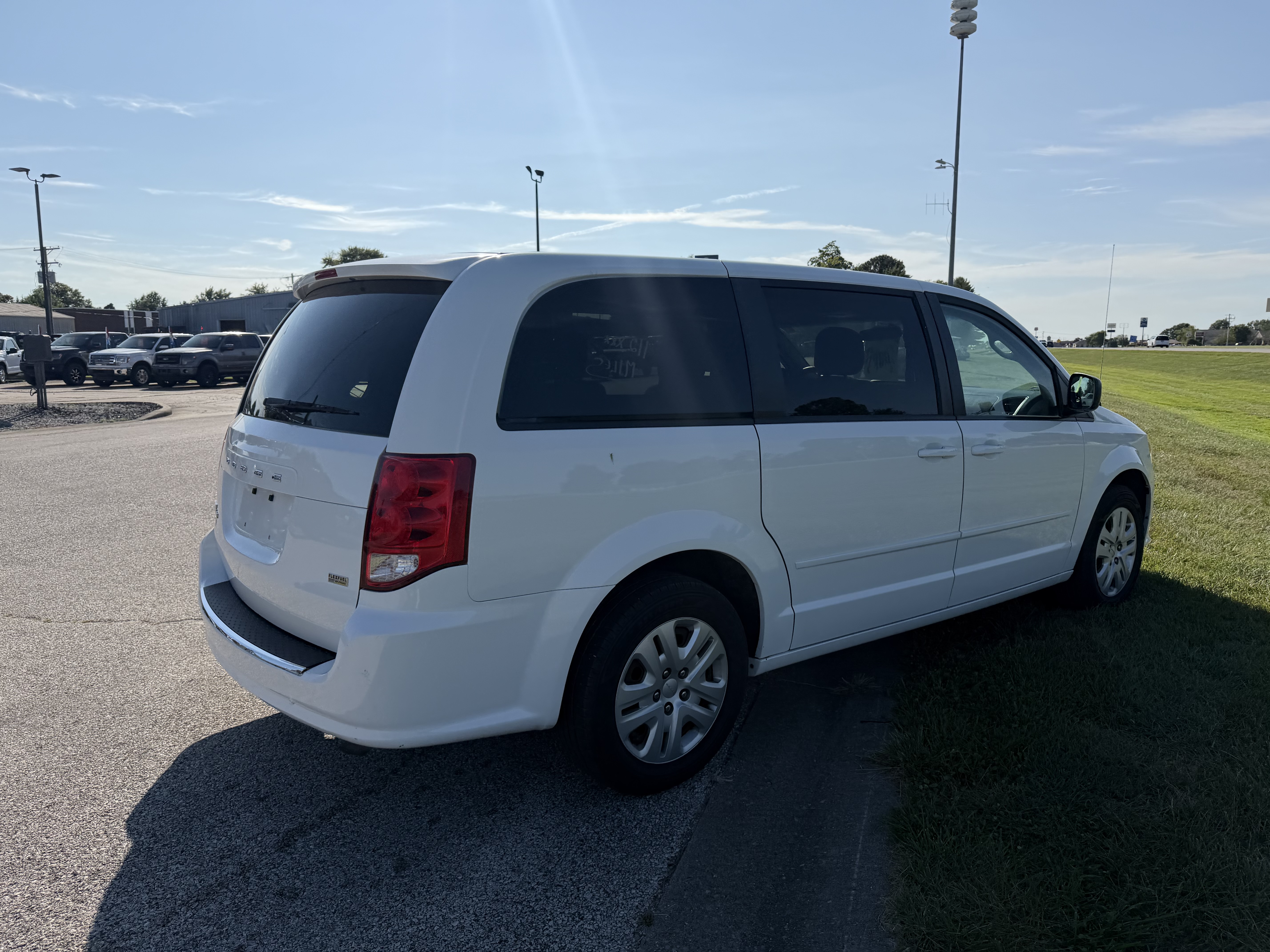 Used 2015 Dodge Grand Caravan UNAVAIL FWD image 4