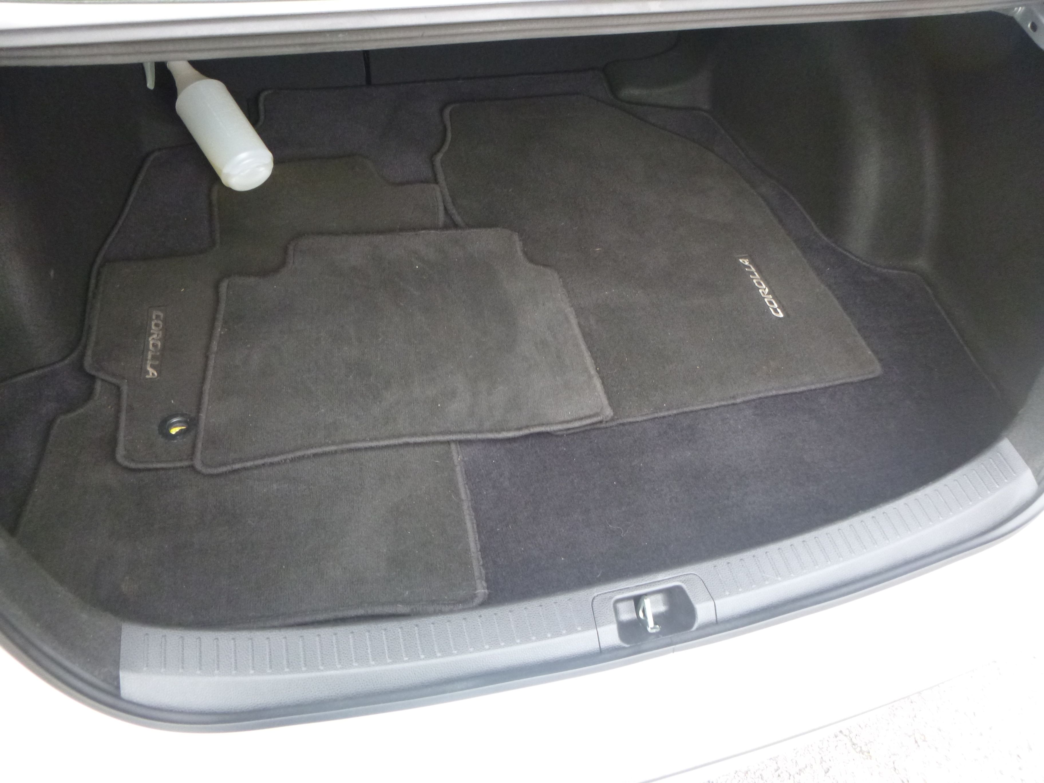 Used 2022 Toyota Corolla LE Sedan FWD image 24