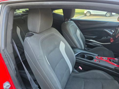 Used 2020 Chevrolet Camaro LT image 8