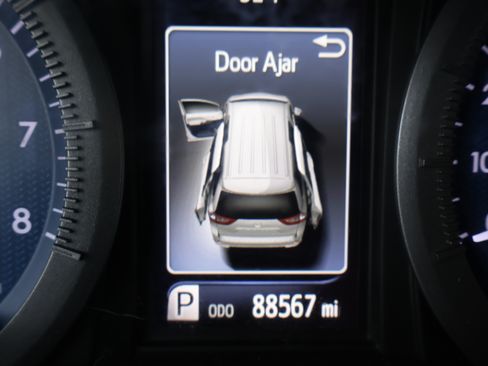 Used 2020 Toyota Sienna LE image 25