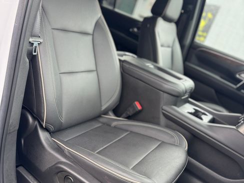 Used 2022 Chevrolet Suburban Premier image 24