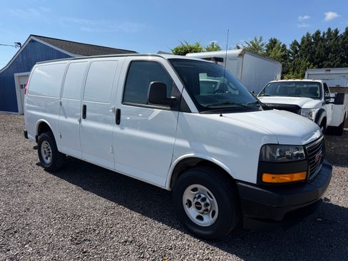 Used 2023 GMC Savana 2500 UNAVAIL RWD image 6