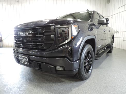 Used 2023 GMC Sierra 1500 4WD Crew Cab Elevation image 10