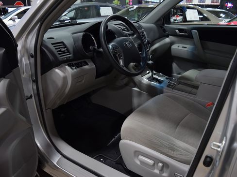 Used 2013 Toyota Highlander SE image 15