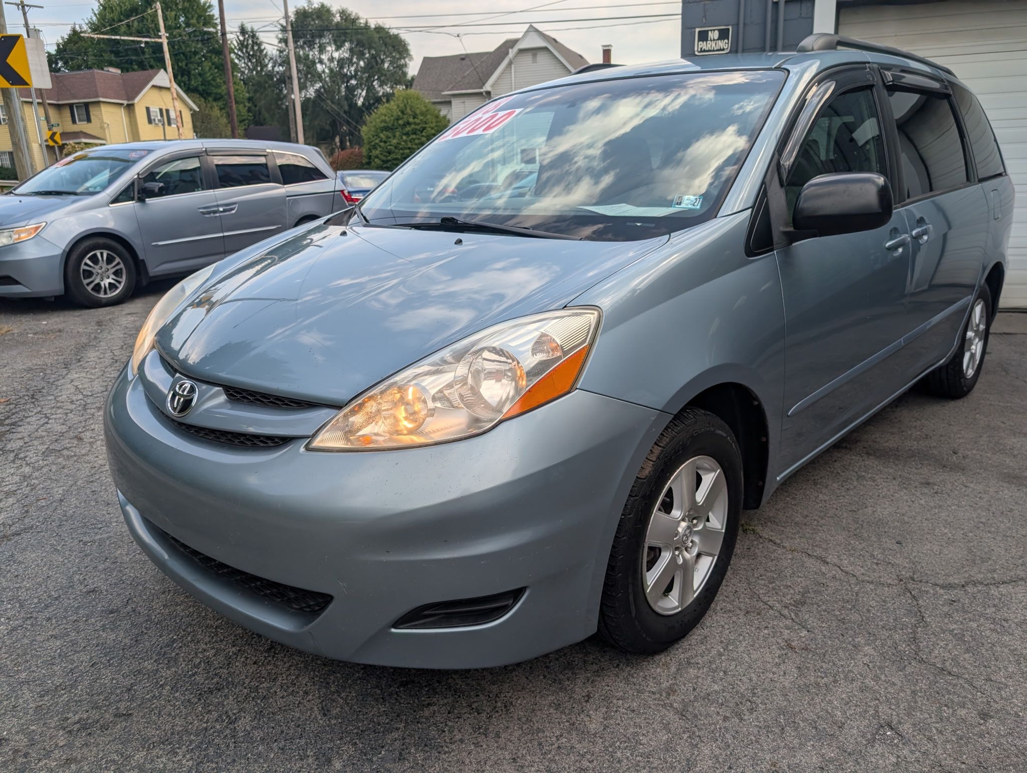 Used 2008 Toyota Sienna LE FWD image 1