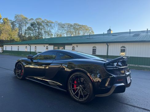 Used 2016 McLaren 675LT Coupe RWD image 22