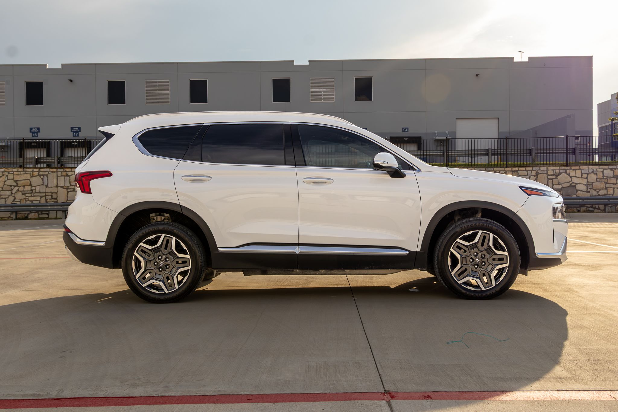 Used 2023 Hyundai Santa Fe AWD SEL Premium Hybrid image 6