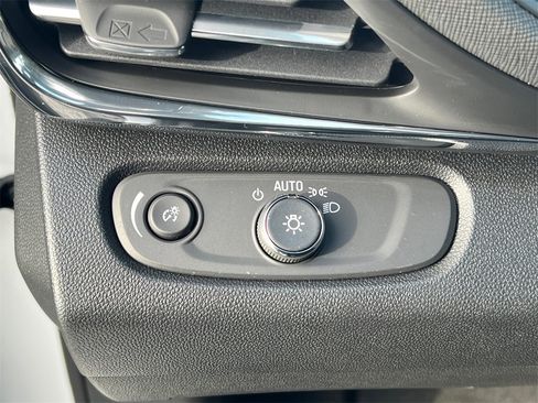 New 2026 Buick Envista Preferred image 16