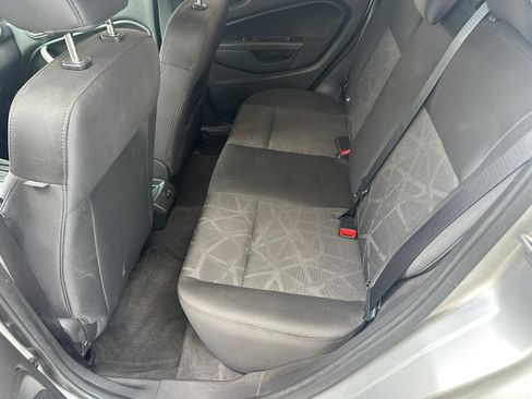 Used 2011 Ford Fiesta SE image 5