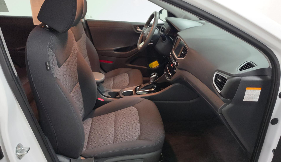 Used 2018 Hyundai Ioniq Hybrid Blue FWD image 6