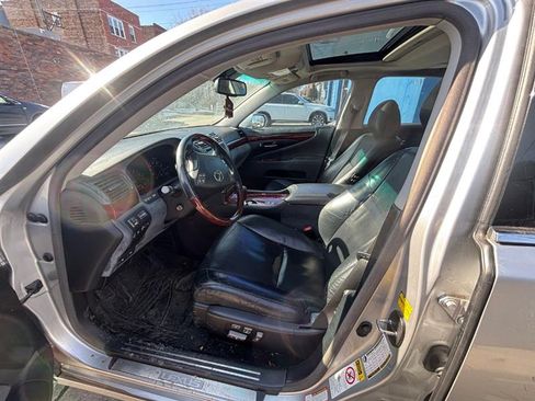 Used 2007 Lexus LS 460 image 4