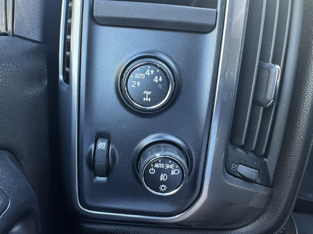 Used 2014 Chevrolet Silverado 1500 4x4 Crew Cab LTZ image 27