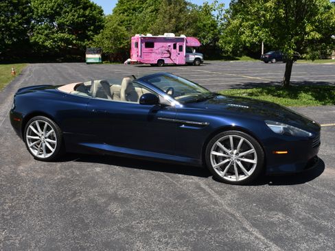 Used 2016 Aston Martin DB9 GT Volante RWD image 17