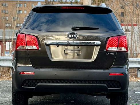Used 2011 Kia Sorento EX image 4