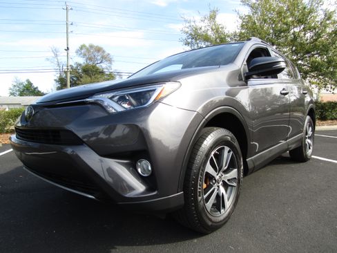 Used 2017 Toyota RAV4 XLE image 2
