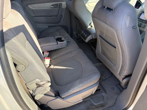 Used 2013 Chevrolet Traverse LT image 8