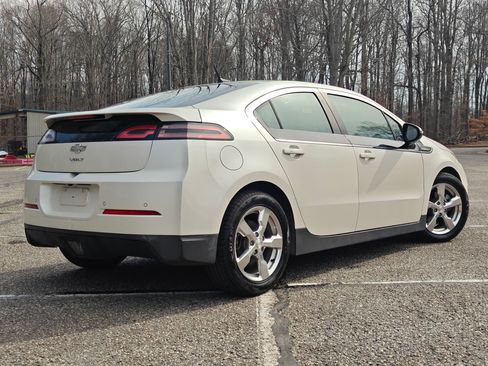 Used 2014 Chevrolet Volt Premium image 4