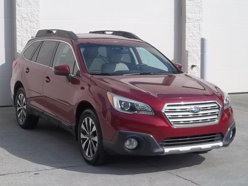 Used 2015 Subaru Outback 2.5i Limited AWD/4WD image 3