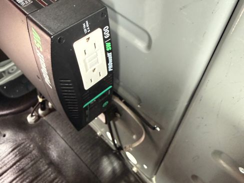 Used 2016 Chevrolet Express 2500 image 19