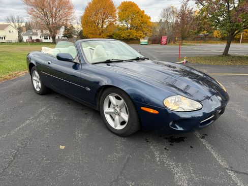 Used 1998 Jaguar XK8 image 17