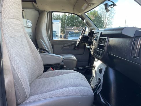 Used 2019 Chevrolet Express 3500 image 22