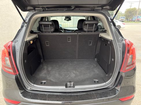 Used 2021 Buick Encore Preferred image 19