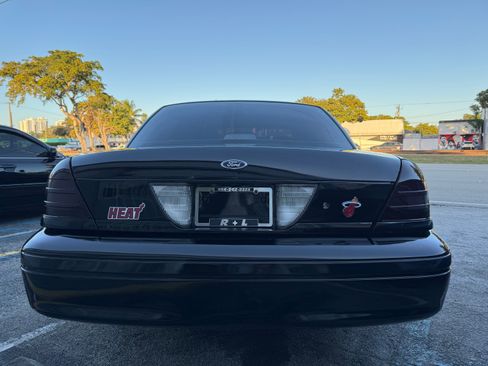 Used 2011 Ford Crown Victoria Police Interceptor image 8