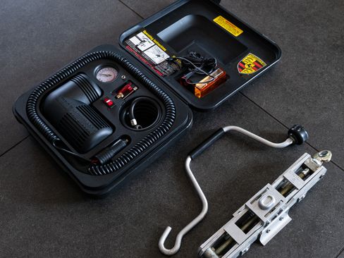 Used 1997 Porsche 911 Carrera 4S image 83