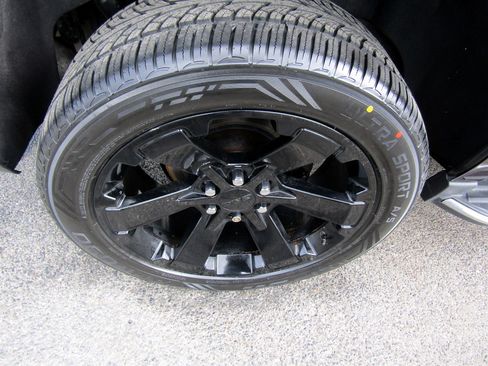 Used 2017 GMC Yukon SLT image 13