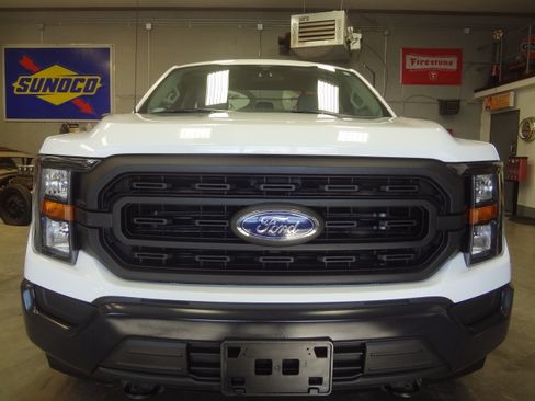 Used 2021 Ford F150 XL image 2